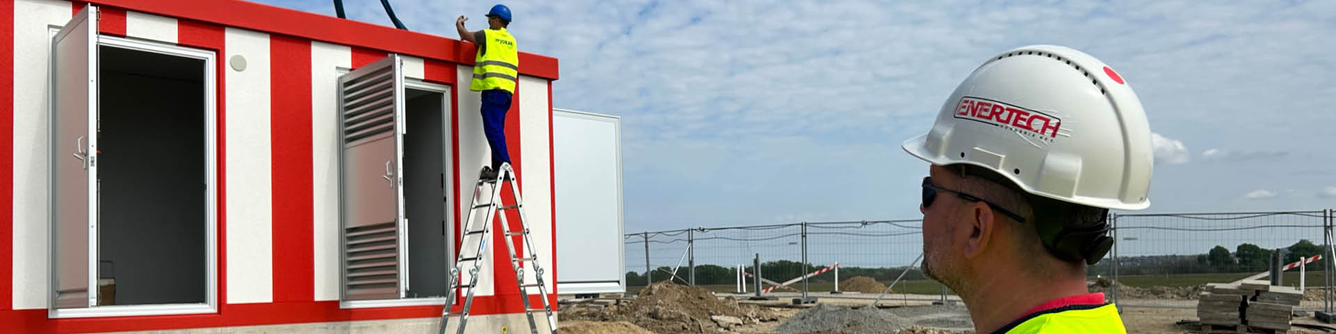 ÍME A KEDVENC EGYEDI SZÍNŰ VASBETON TRANSZFORMÁTORÁLLOMÁSUNK!